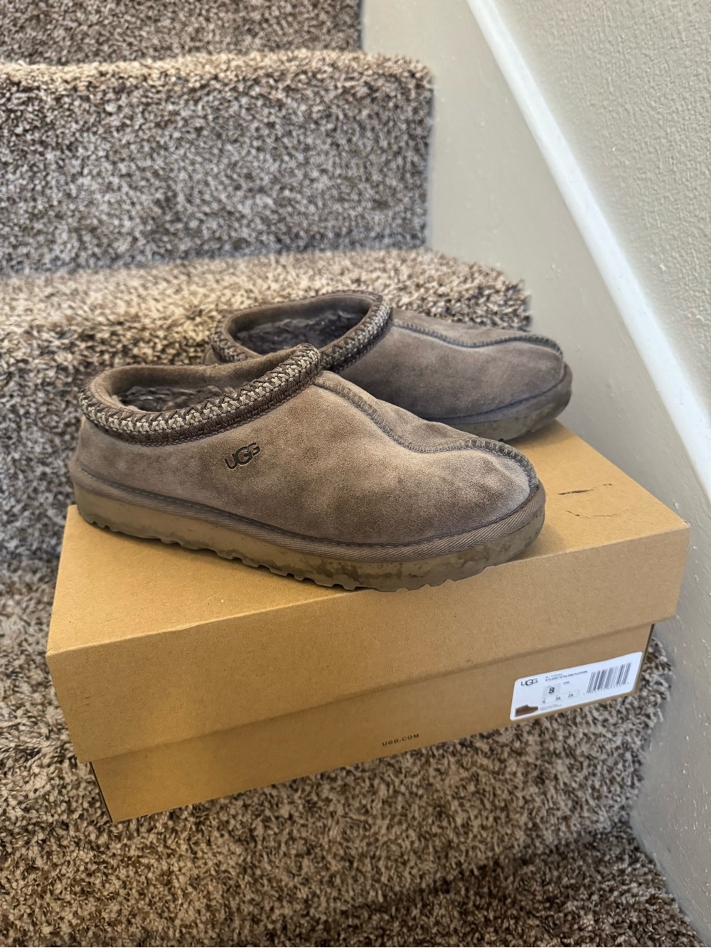 UGG Womens Chestnut Suede Cozy Slip-On is Slippers moccasins